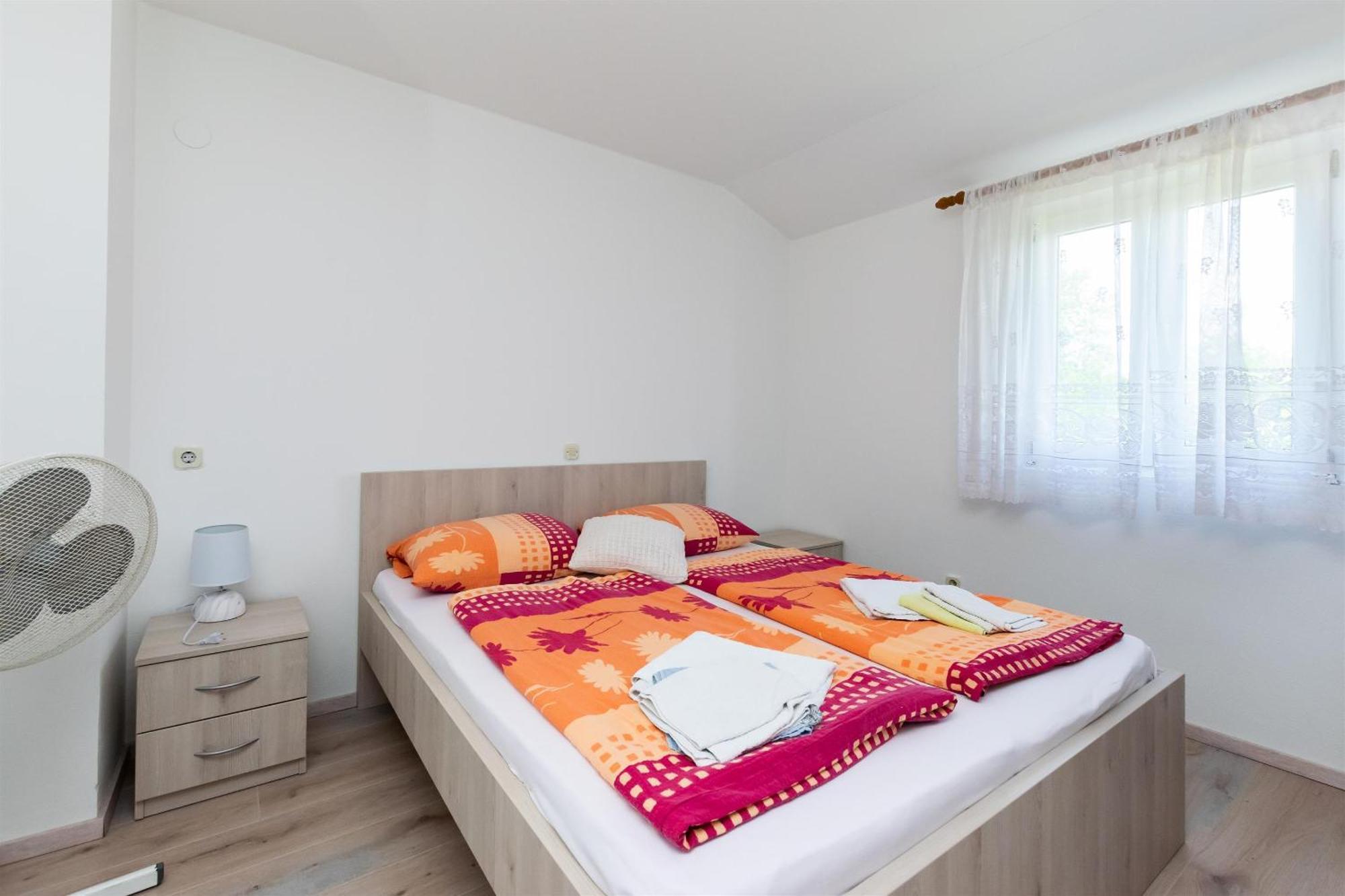 Apartments Boza ロパール エクステリア 写真